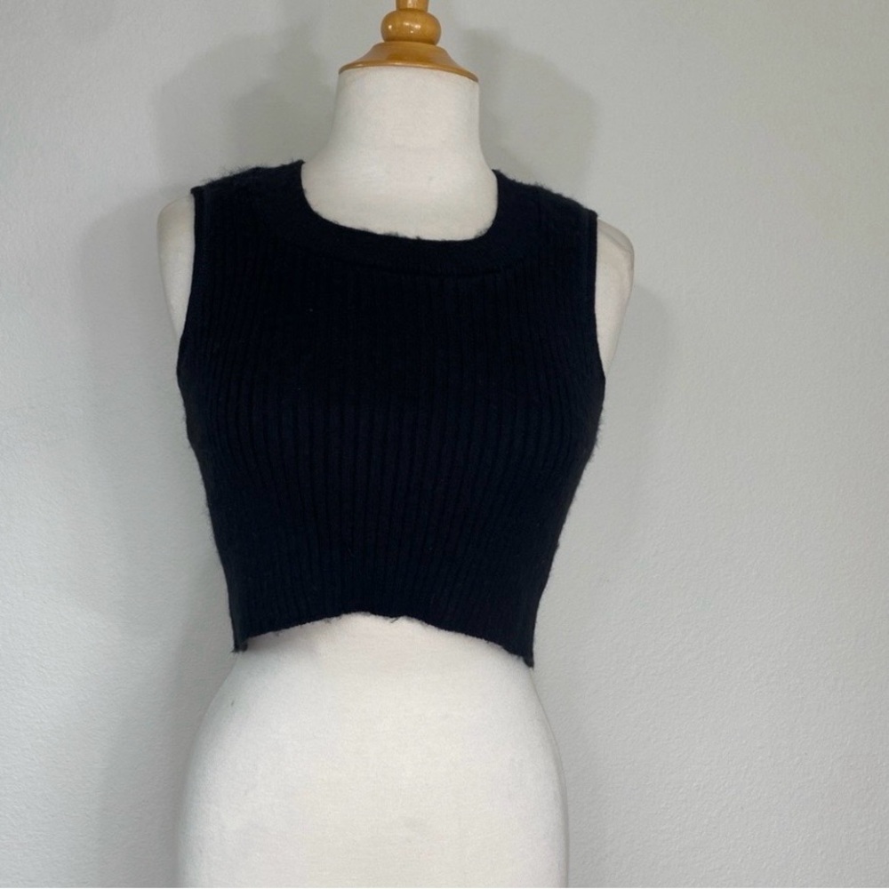 Nordstrom BP Juniors Black Fuzzy Ribbed Sleeveless Crop Sweater Top Size Medium